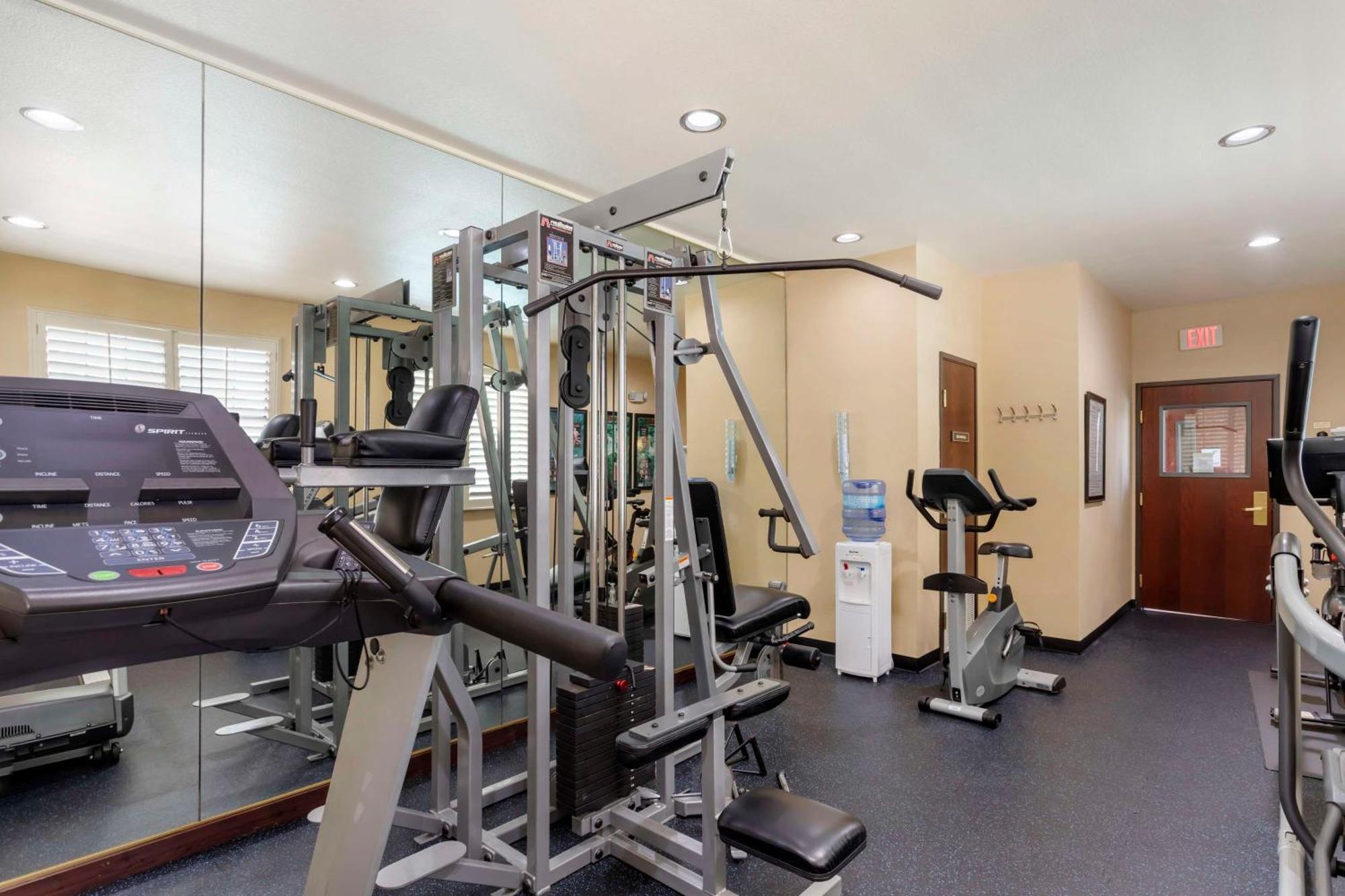 Best Western Plus Crown Colony Inn & Suites Lufkin Exterior photo