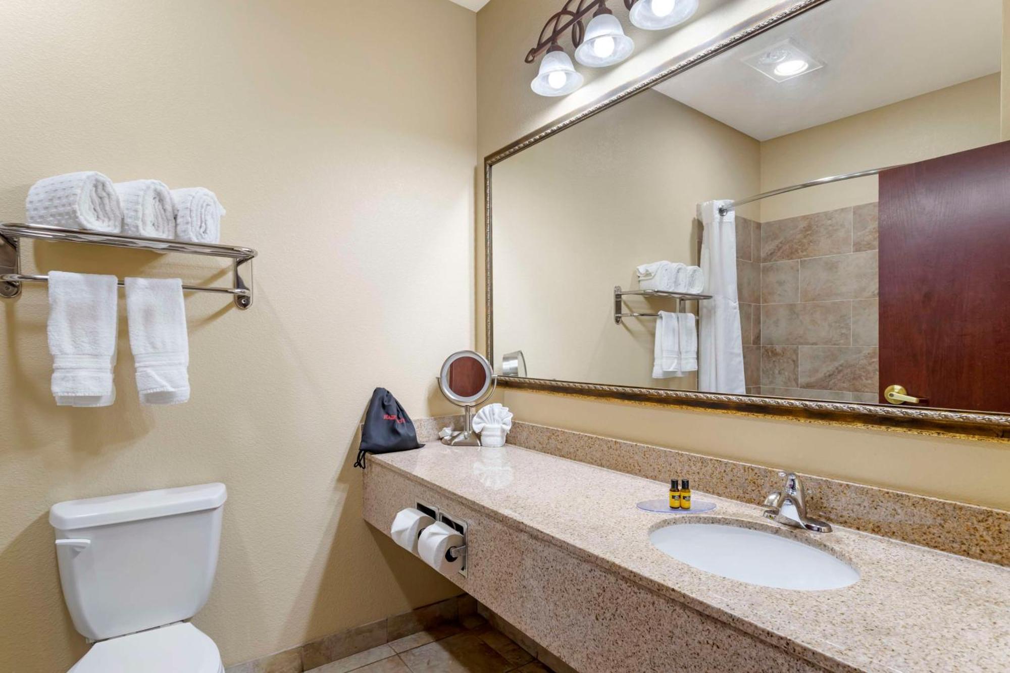 Best Western Plus Crown Colony Inn & Suites Lufkin Exterior photo