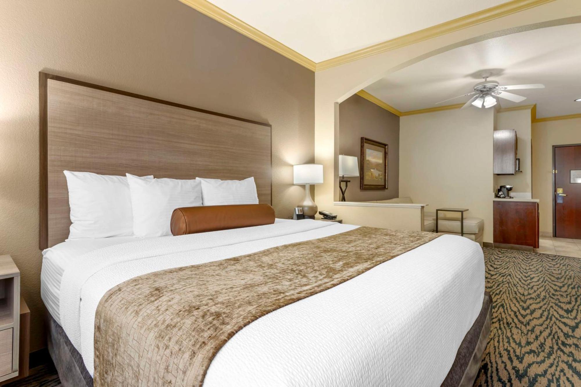 Best Western Plus Crown Colony Inn & Suites Lufkin Exterior photo