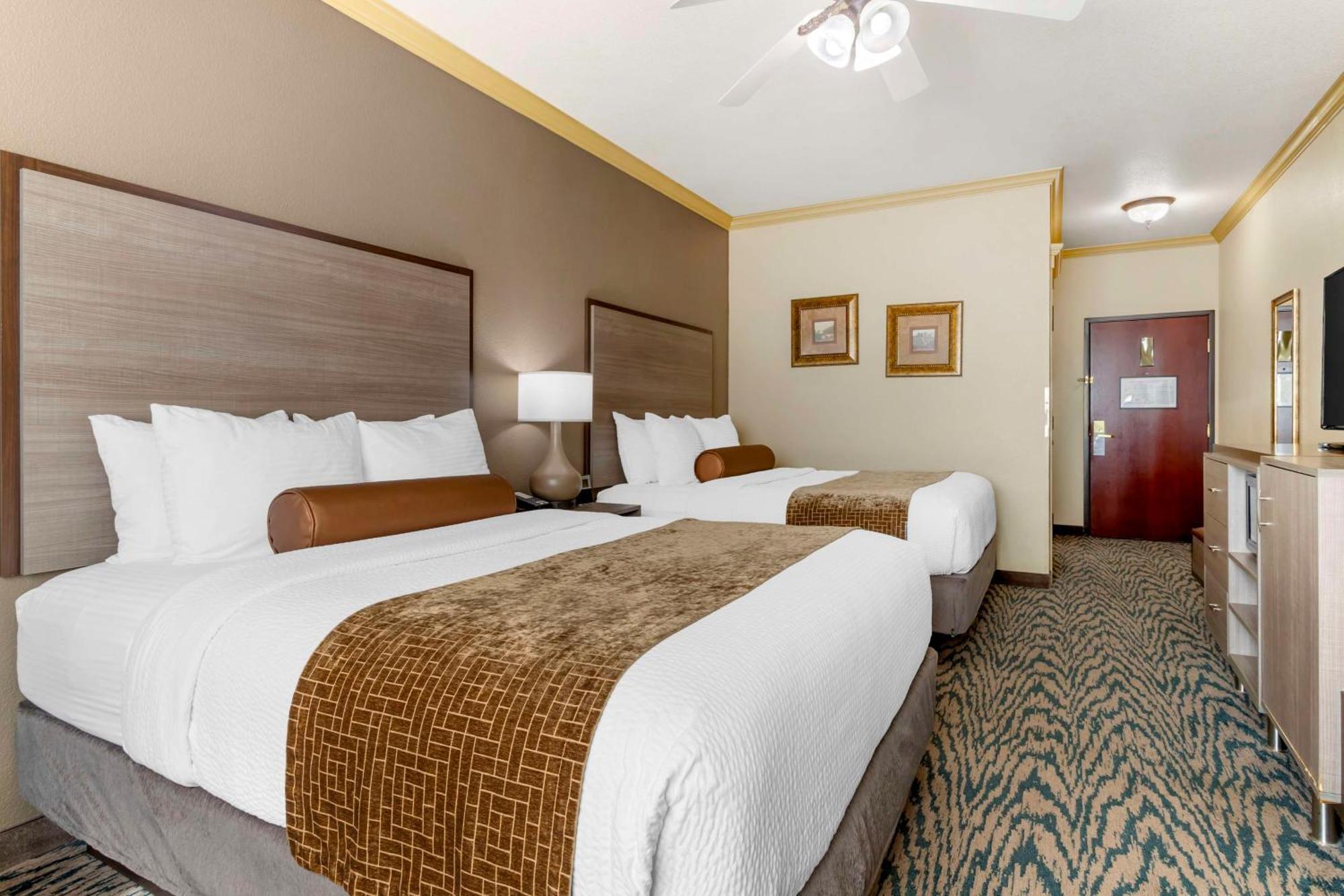 Best Western Plus Crown Colony Inn & Suites Lufkin Exterior photo