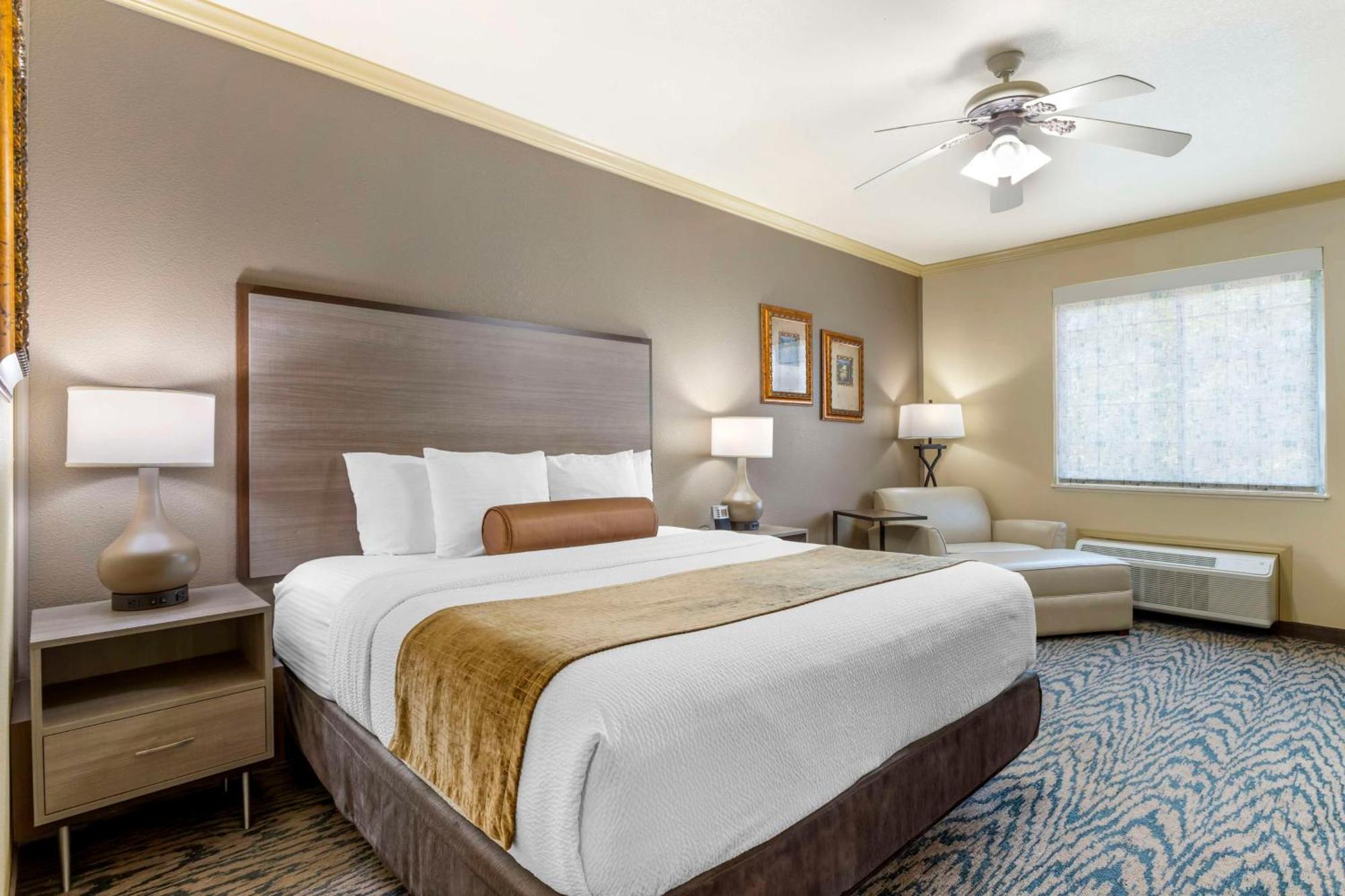 Best Western Plus Crown Colony Inn & Suites Lufkin Exterior photo