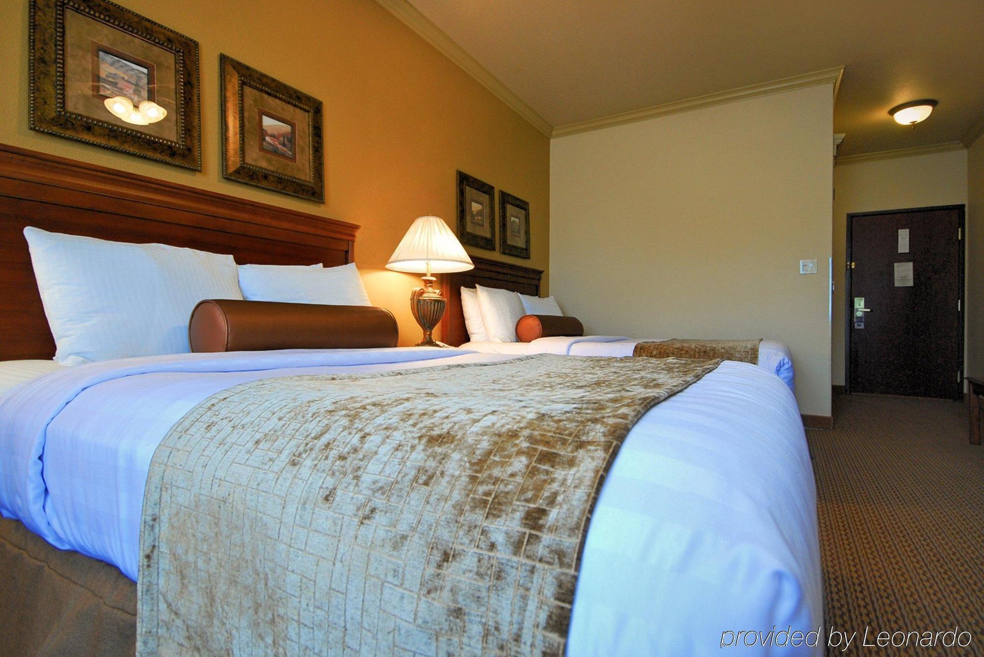 Best Western Plus Crown Colony Inn & Suites Lufkin Exterior photo