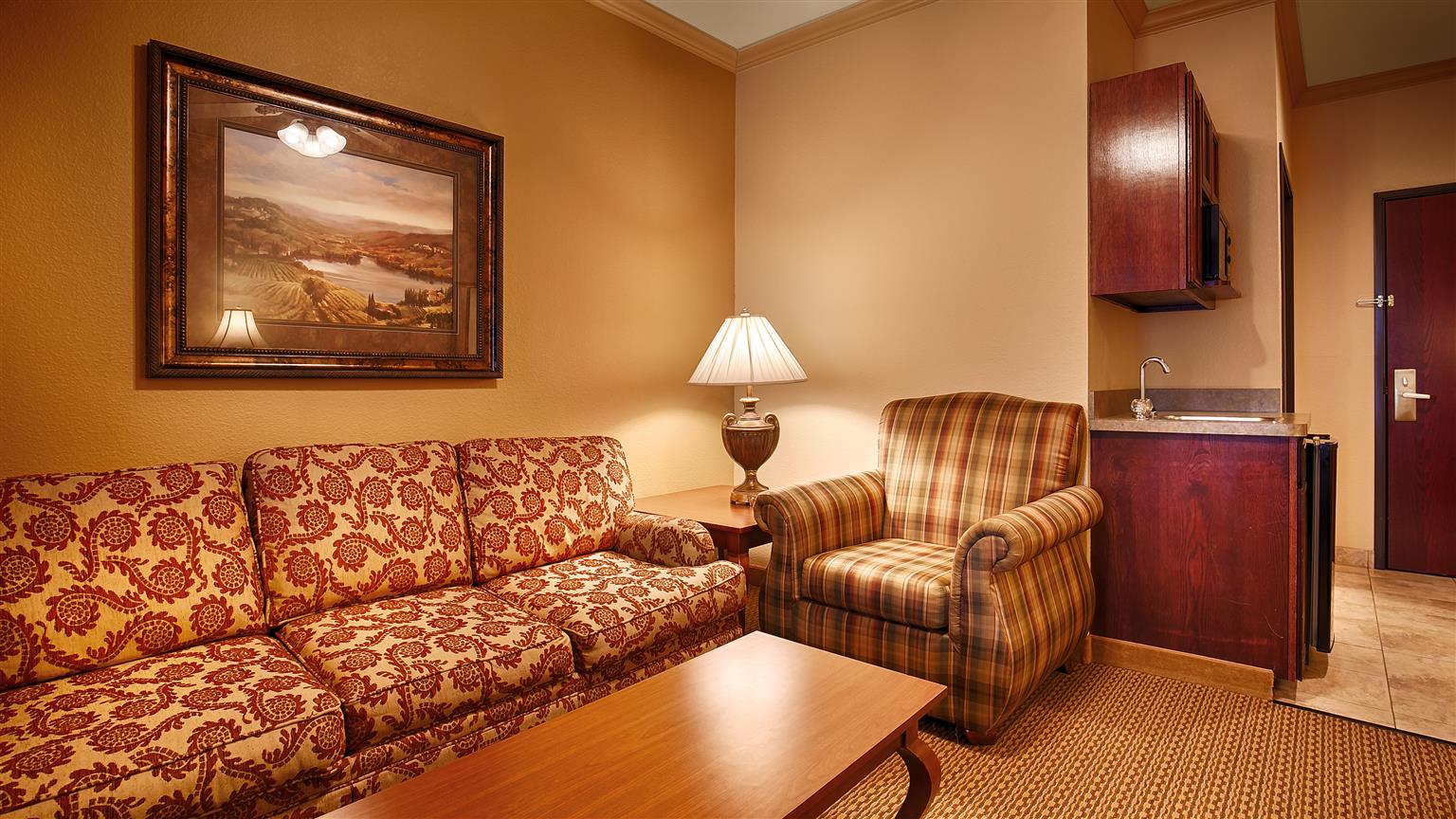 Best Western Plus Crown Colony Inn & Suites Lufkin Exterior photo