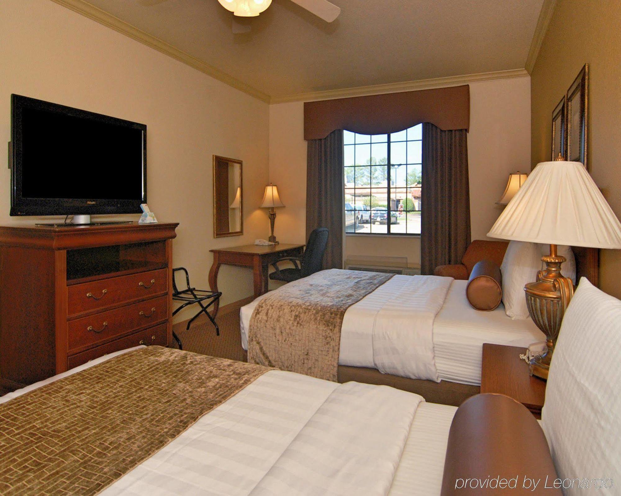 Best Western Plus Crown Colony Inn & Suites Lufkin Exterior photo