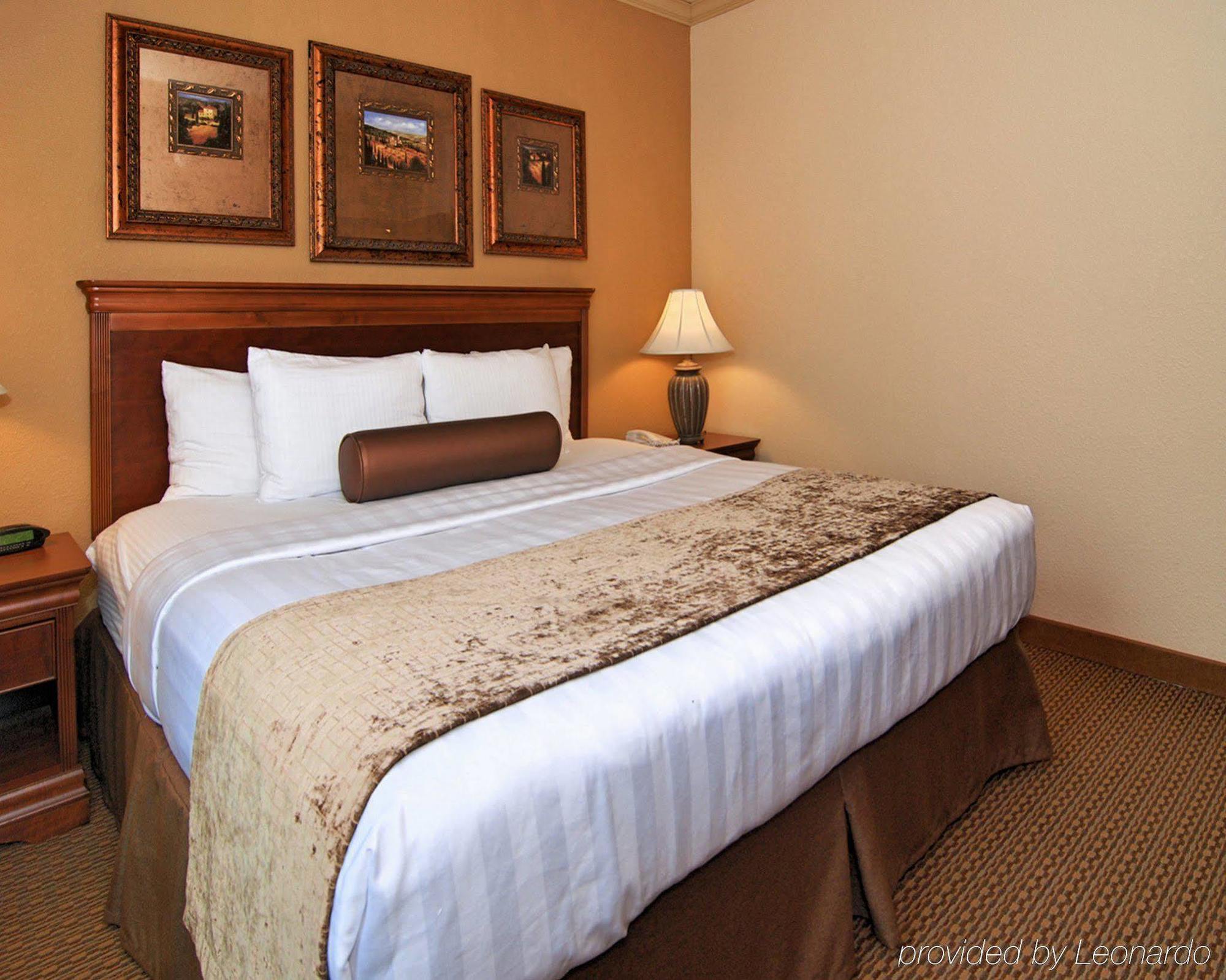 Best Western Plus Crown Colony Inn & Suites Lufkin Exterior photo